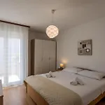 Ferienwohnung Tihana Mit Mediterranem Garten