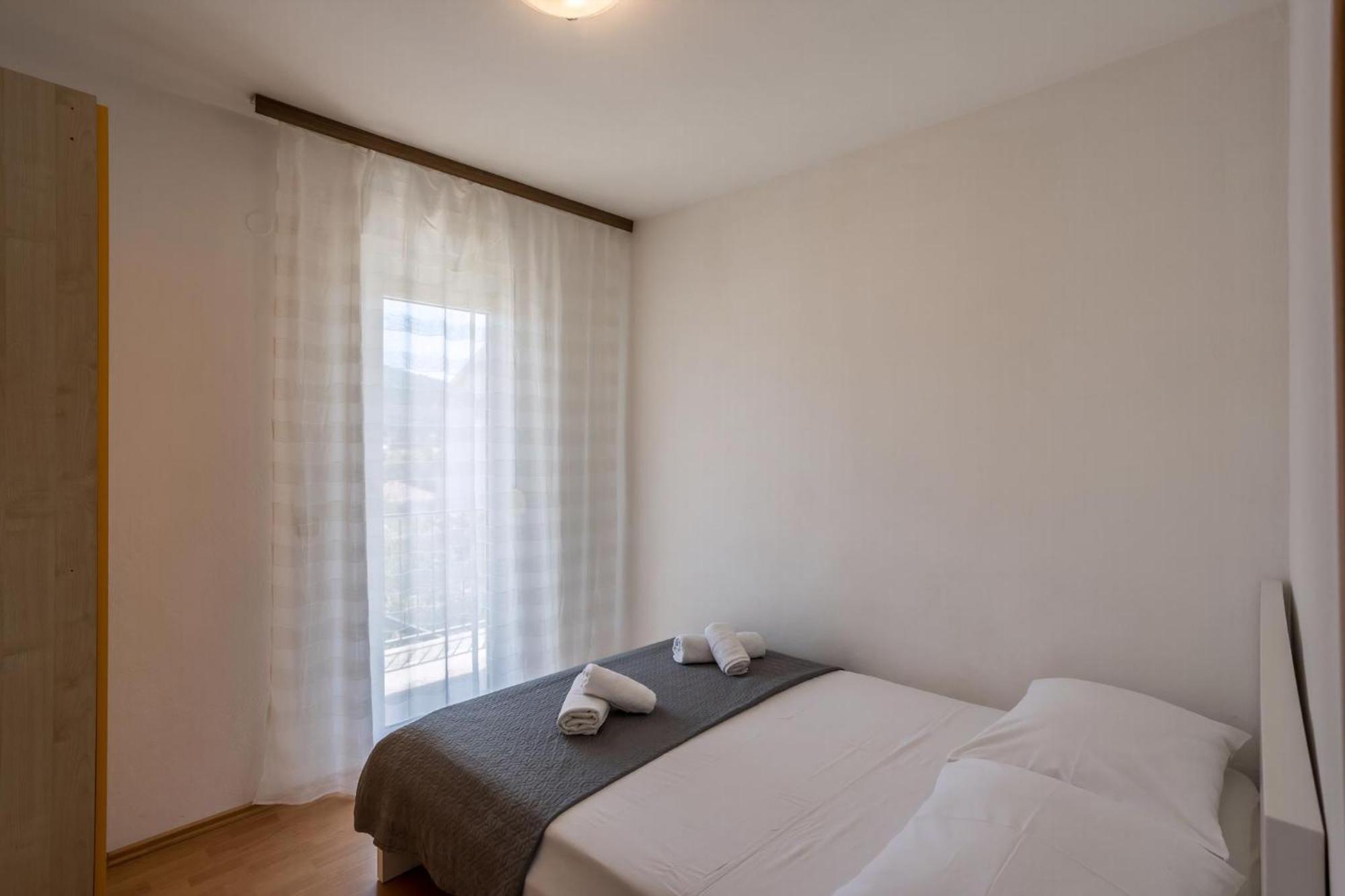 Apartamento Tihana Mit Mediterranem Garten Stari Grad (Hvar)