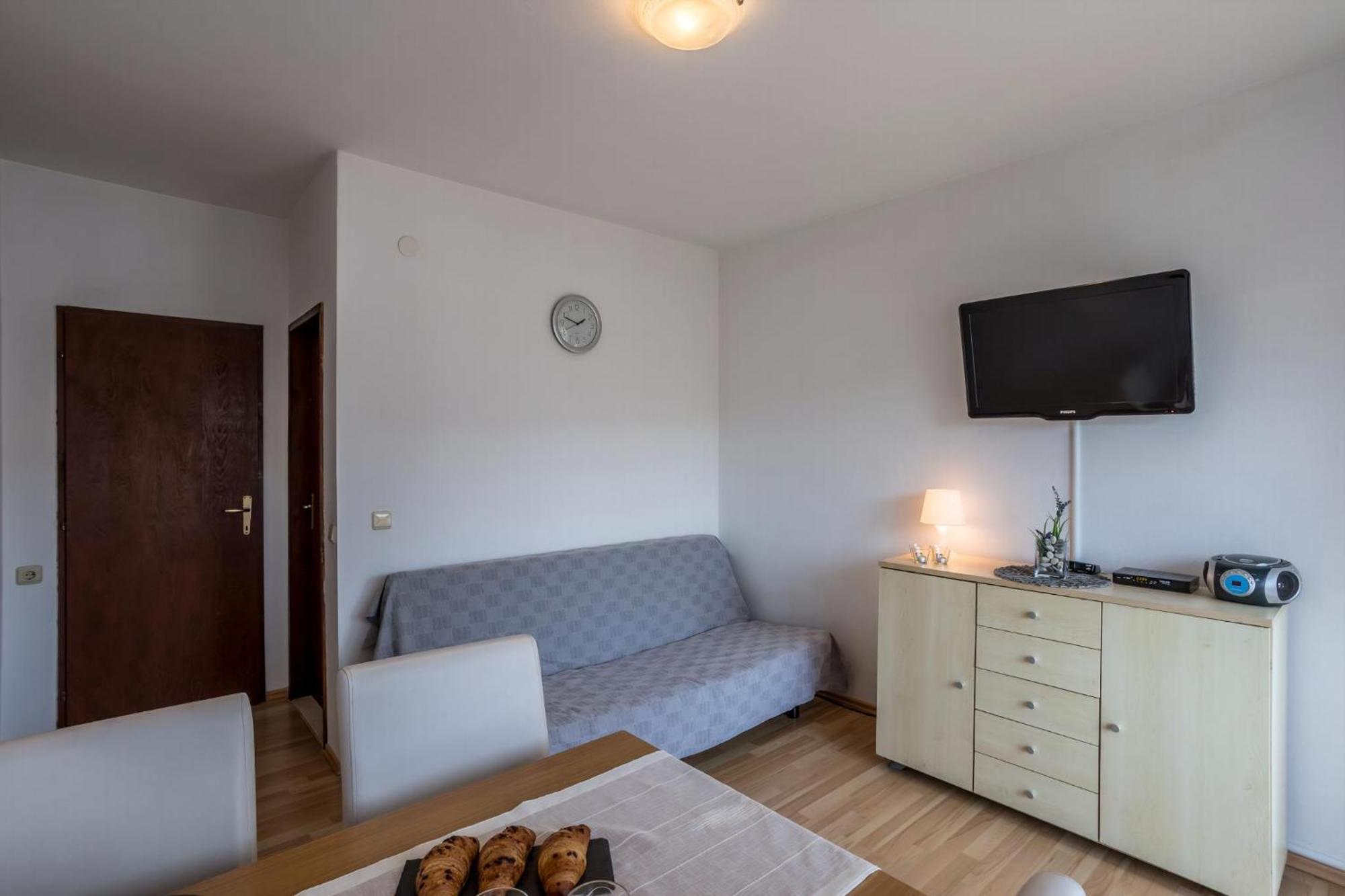 Apartamento Tihana Mit Mediterranem Garten