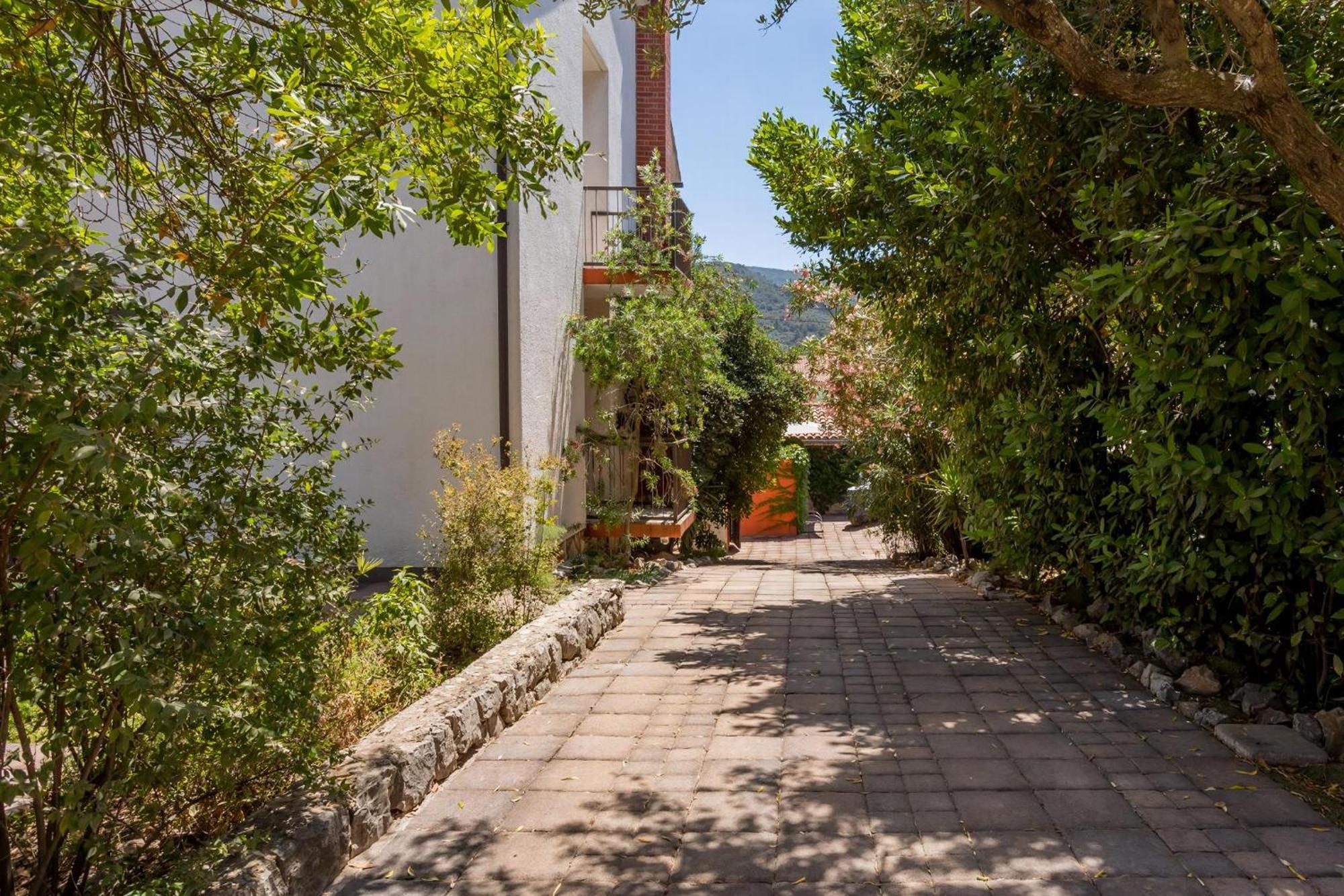 Tihana Mit Mediterranem Garten Stari Grad (Hvar)